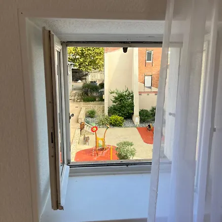 Vallier Apartment *